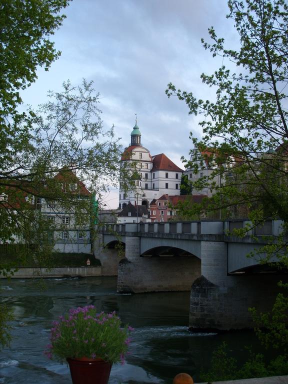 Hotel Am Fluss Neuburg an Der Donau Exterior foto