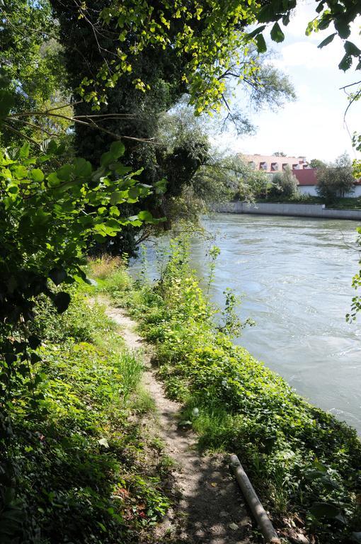 Hotel Am Fluss Neuburg an Der Donau Exterior foto